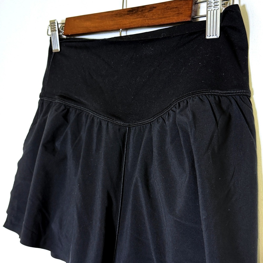 OFFLINE by Aerie Black High Waisted Flowy Athletic Shorts Medium 0731-1164 - Picture 2 of 8